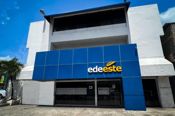 En primer semestre 2025, Edeeste puso en funcionamiento más de 15 mil luminarias